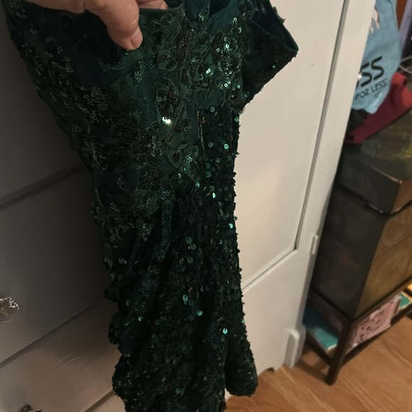 Elegant Green Sequin Dress - Picture 3 of 4